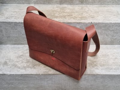 galerie/001 Taschen/005 Frank/resized/T0202 (2022-08-23) 2_small.jpg